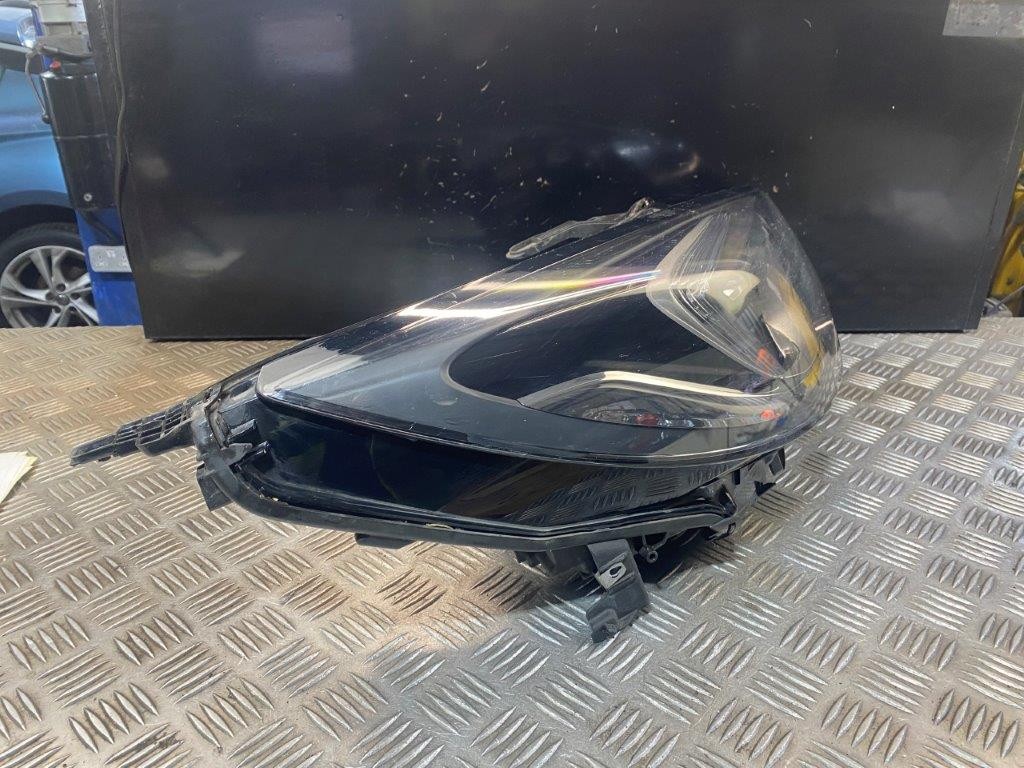 15-19 VAUXHALL ASTRA K MK7 5 DOOR DRIVER OFF SIDE HEADLIGHT/LED DRL (SCRACTHED) - Thumbnail 5