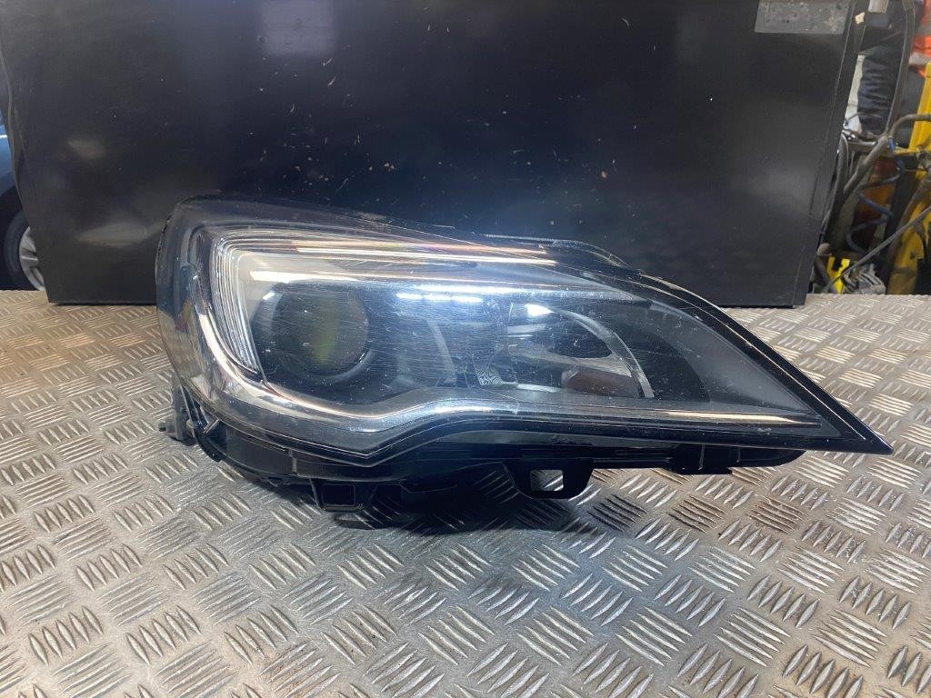15-19 VAUXHALL ASTRA K MK7 5 DOOR DRIVER OFF SIDE HEADLIGHT/LED DRL (SCRACTHED) - Thumbnail 2