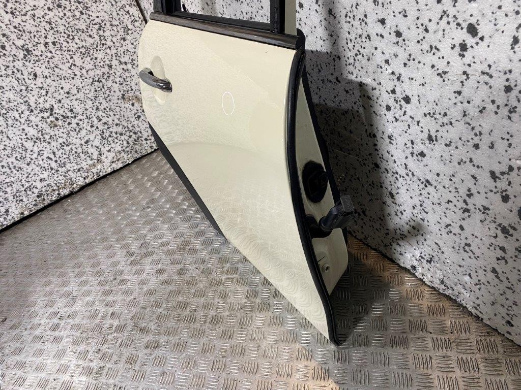 14-18 MINI COOPER D F55 5 DOOR DRIVER SIDE REAR DOOR WHITE PAINT 850 (PLS READ) - Thumbnail 11