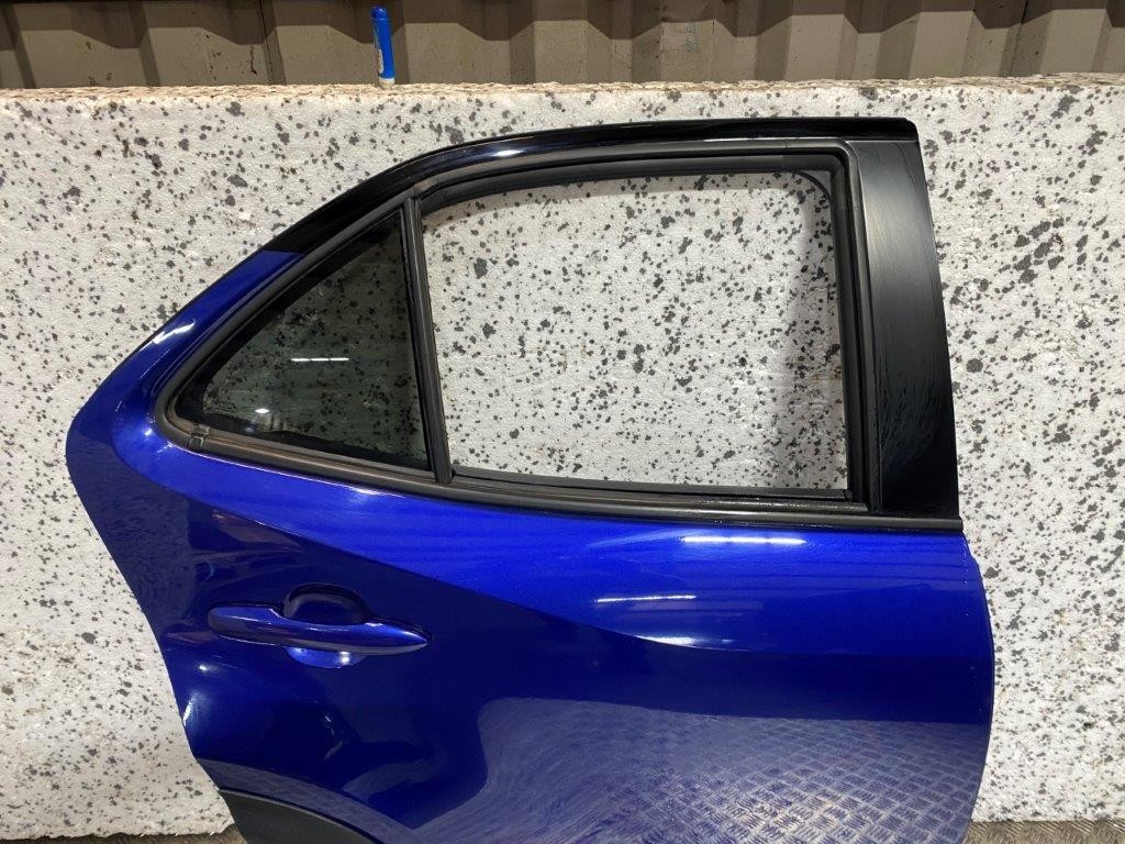 21-24 TOYOTA YARIS CROSS XP210 DRIVER OFF SIDE REAR DOOR BLUE PAINT CODE 2VT - Thumbnail 4