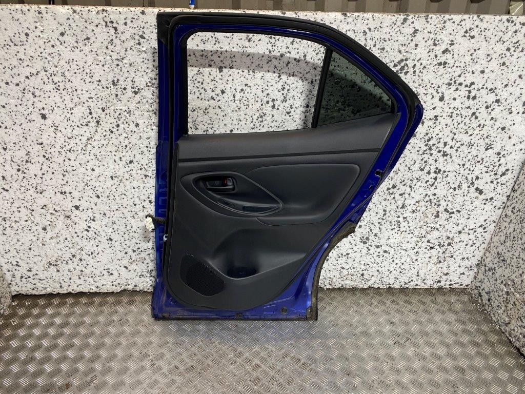 21-24 TOYOTA YARIS CROSS XP210 DRIVER OFF SIDE REAR DOOR BLUE PAINT CODE 2VT - Thumbnail 9