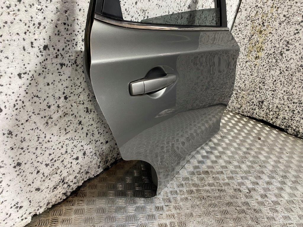 14-18 NISSAN PULSAR C13 DRIVER OFF SIDE REAR DOOR GREY PAINT CODE K51 (SCRATCH) - Thumbnail 7