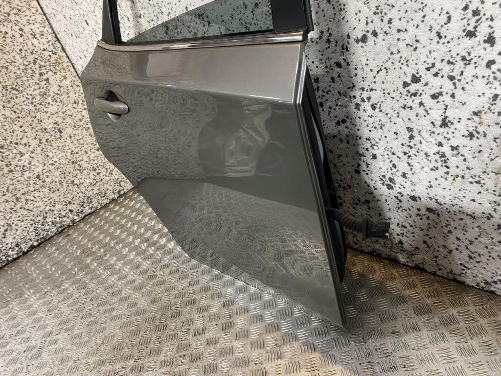 14-18 NISSAN PULSAR C13 DRIVER OFF SIDE REAR DOOR GREY PAINT CODE K51 (SCRATCH) - Thumbnail 9