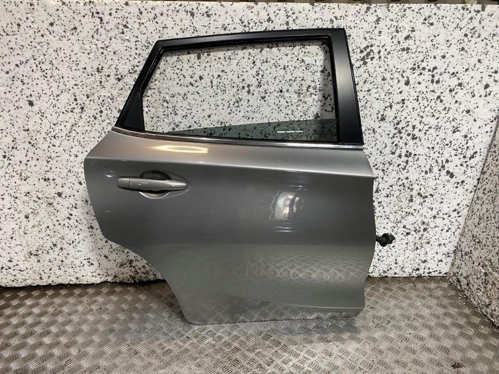 14-18 NISSAN PULSAR C13 DRIVER OFF SIDE REAR DOOR GREY PAINT CODE K51 (SCRATCH) - Thumbnail 2