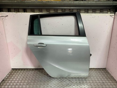 12-16 VAUXHALL ZAFIRA TOURER DRIVER SIDE REAR DOOR SILVER GAN/Z176 (PLS READ)