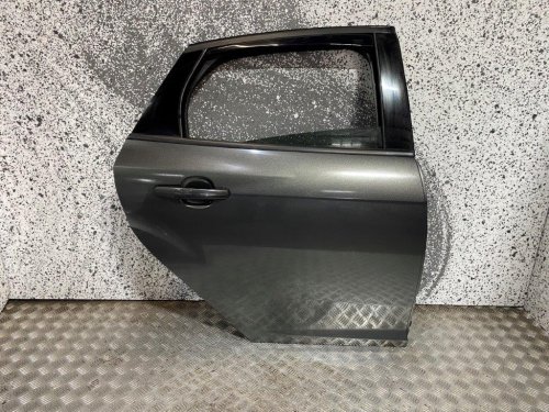 11-18 FORD FOCUS MK3 HATCH DRIVER OFF SIDE REAR DOOR MAGNETIC GREY (SCRATCHED)