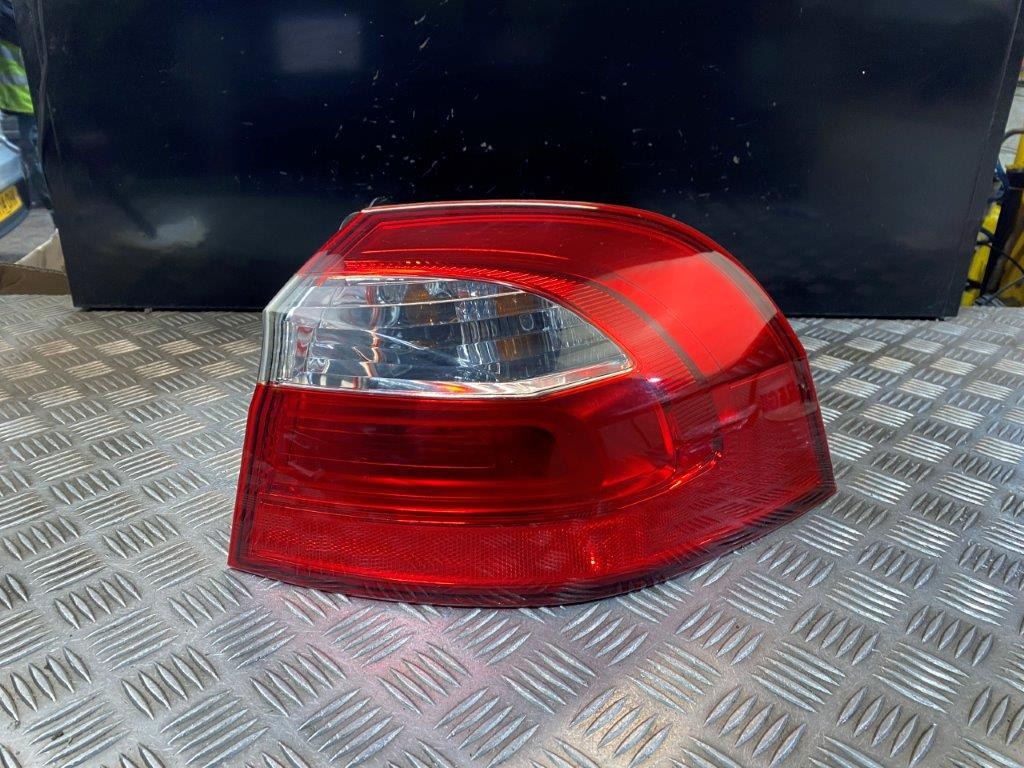 11-17 KIA RIO MK3 5 DOOR O/S DRIVER OFF SIDE TAILGATE INNER REAR LIGHT - Thumbnail 2