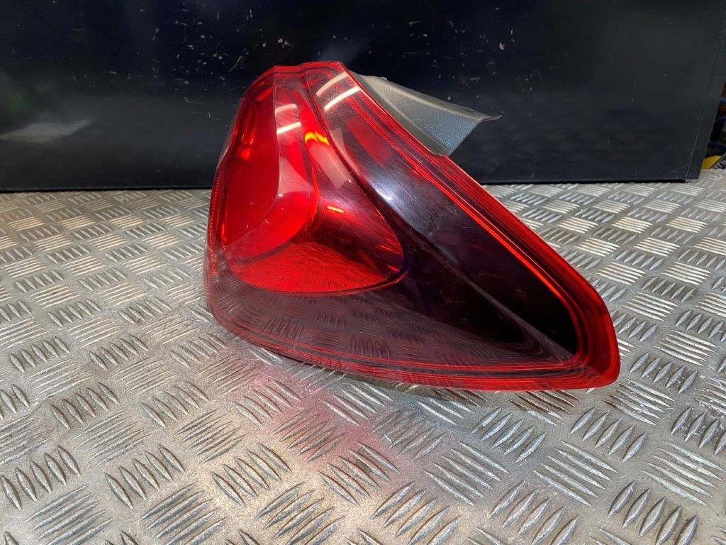 15-19 VAUXHALL CORSA E 5 DOOR O/S DRIVER OFF SIDE REAR LIGHT - Thumbnail 4