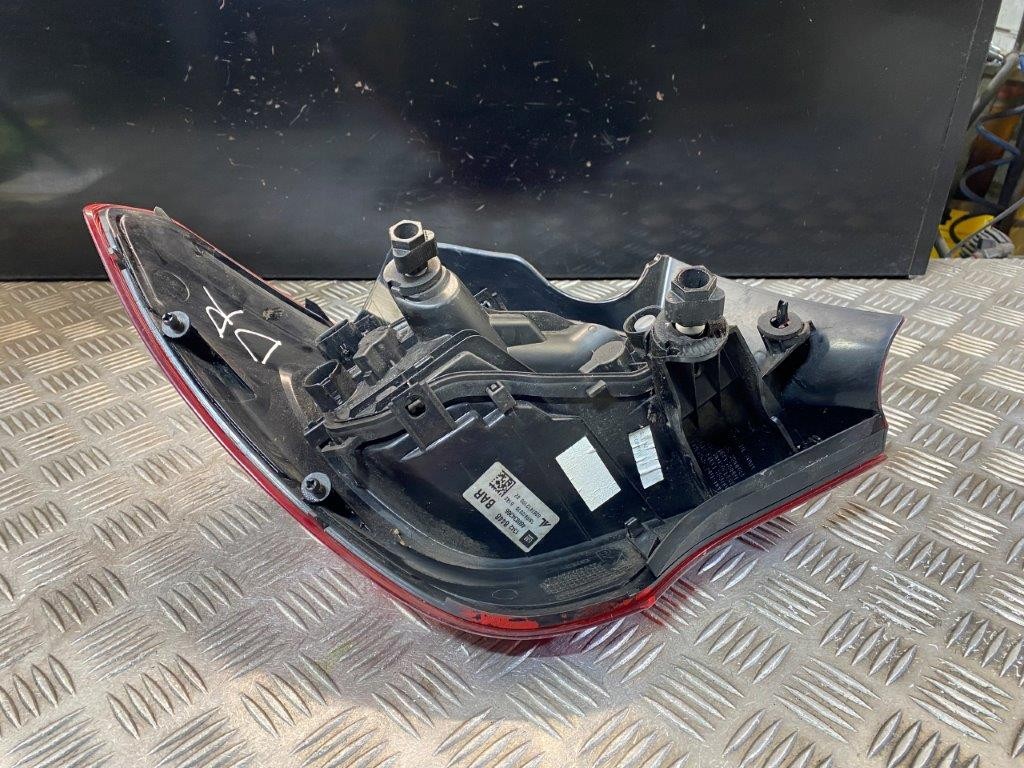 15-19 VAUXHALL CORSA E 5 DOOR O/S DRIVER OFF SIDE REAR LIGHT - Thumbnail 7