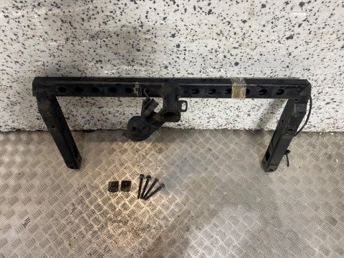 12-17 AUDI A5 8T HATCH TOW BAR WITH SINGLE OUTLET (PLS READ)