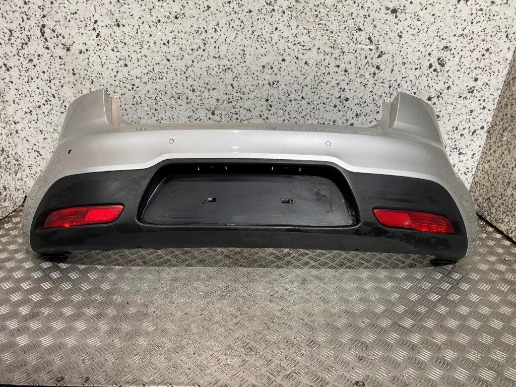 15-17 KIA RIO MK3 5 DOOR HATCH REAR BUMPER SILVER PAINT CODE 3D (PLS READ) - Thumbnail 3