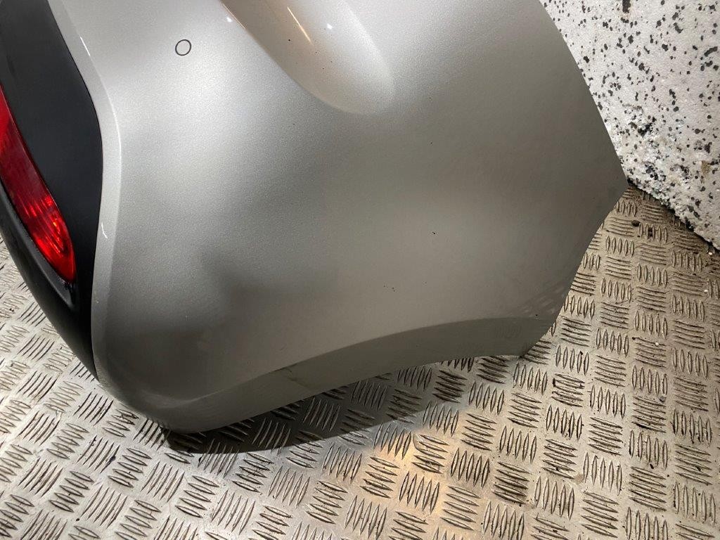 15-17 KIA RIO MK3 5 DOOR HATCH REAR BUMPER SILVER PAINT CODE 3D (PLS READ) - Thumbnail 10
