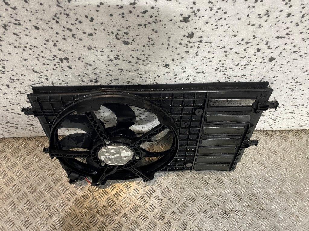 10-18 AUDI A1 8X 1.4 PETROL RADIATOR COOLING FAN 6R0959455D - Thumbnail 3