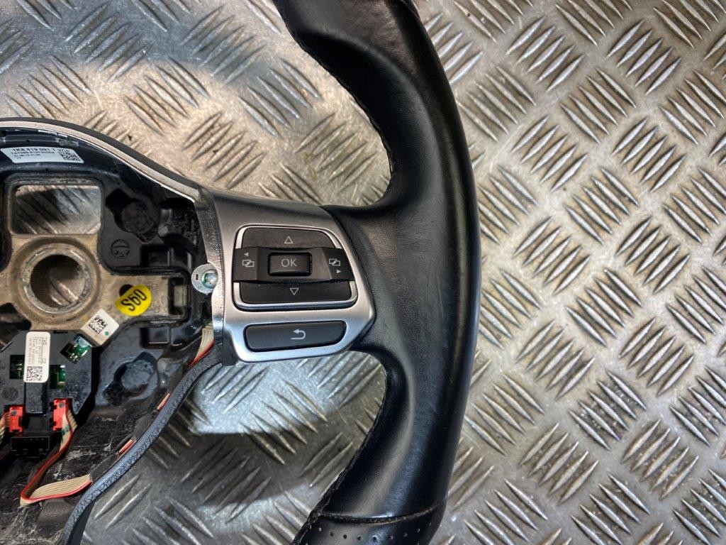08-14 VW SCIROCCO GT LINE MULTIFUNCTION FLAT LEATHER STEERING WHEEL - Thumbnail 4