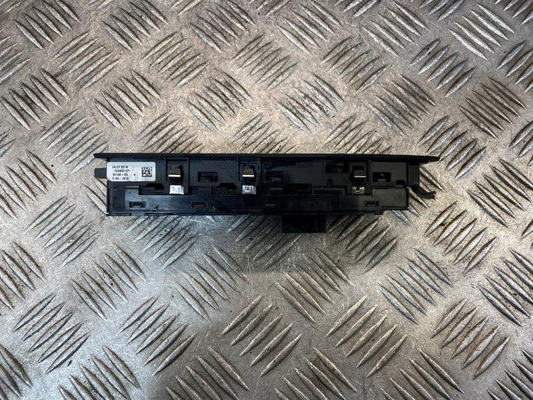 17-21 BMW 218I F23 DRIVER OFF SIDE FRONT WINDOW CONTROL SWITCH PANEL 9461535 - Thumbnail 3