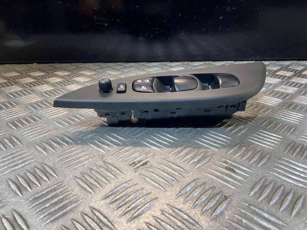 14-18 NISSAN PULSAR C13 DRIVER SIDE FRONT WINDOW CONTROL SWITCH PANEL 254013ZP1A - Thumbnail 3