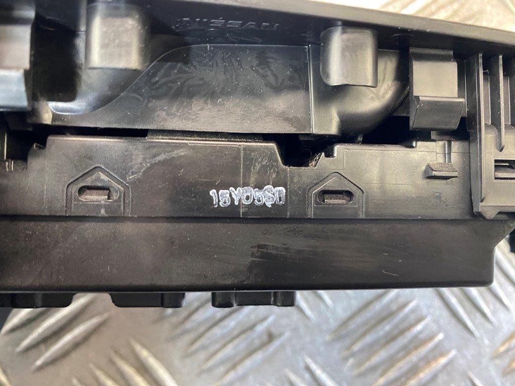 14-18 NISSAN PULSAR C13 DRIVER SIDE FRONT WINDOW CONTROL SWITCH PANEL 254013ZP1A - Thumbnail 7