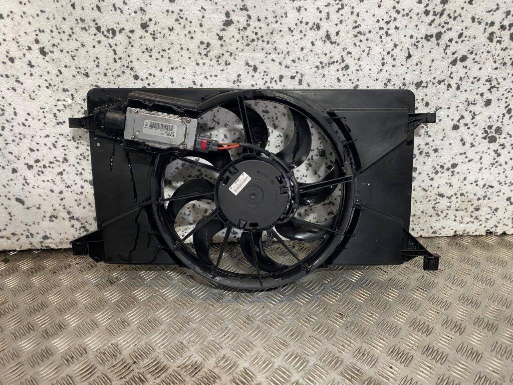 11-15 FORD FOCUS ZETEC 105 5 Door Hatchback Cooling fan